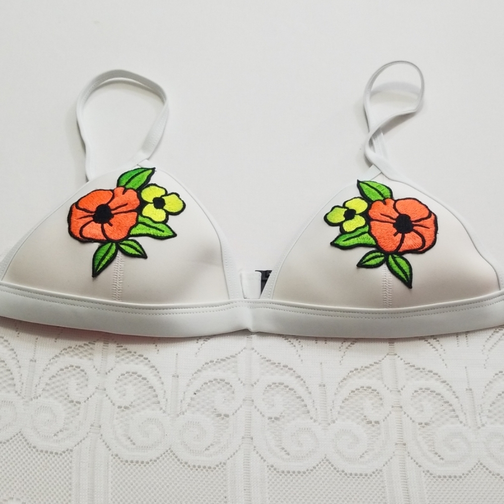 Triangl Swimwear White Bikini Top with Floral Design